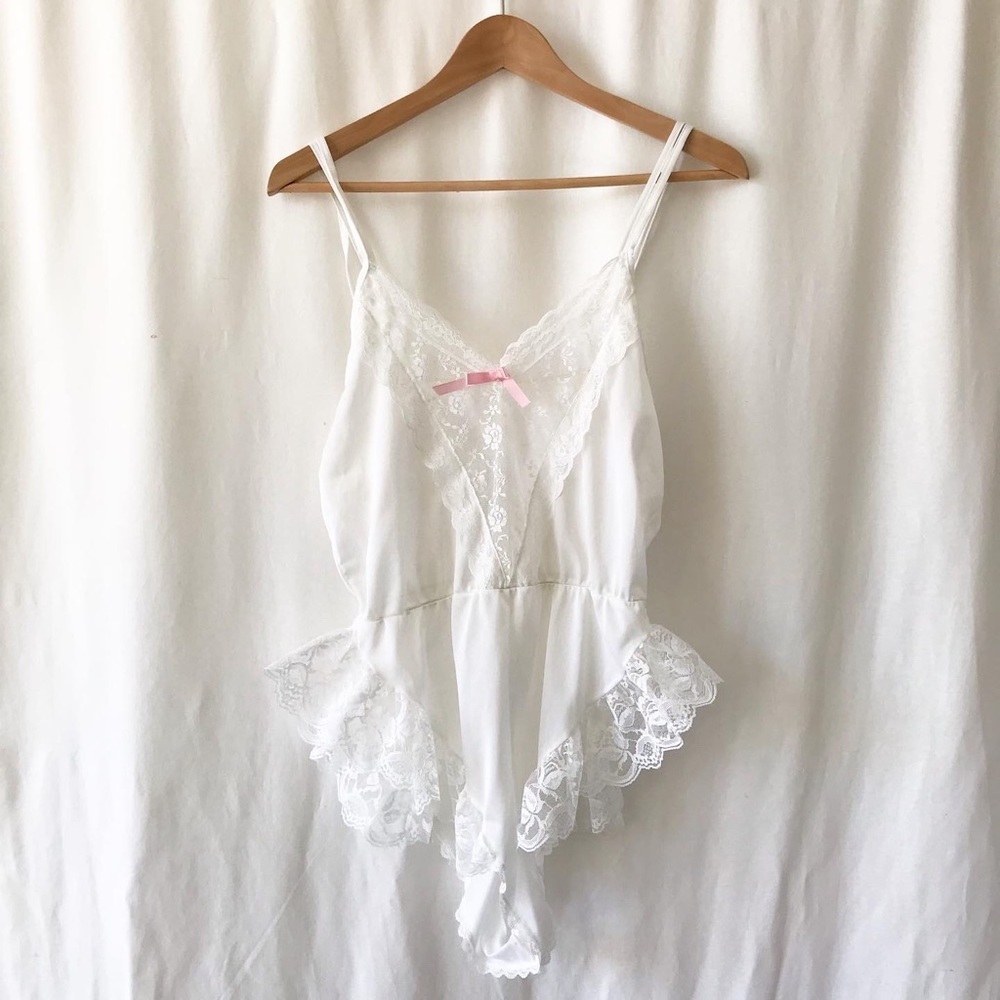 Vintage Hugo white nylon lace teddy size 10(8/10)